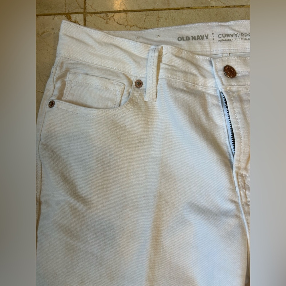 Old Navy, Curvy, White Denim, Mid Rise, Skinny Leg Jeans w/ Stretch, Sz 6 - Picture 3 of 11